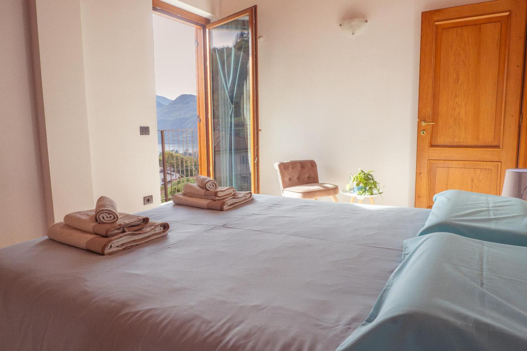 Larius Apartment - Como Lake View Mandello del Lario Eksteriør billede